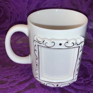 White/gold picture frame mug